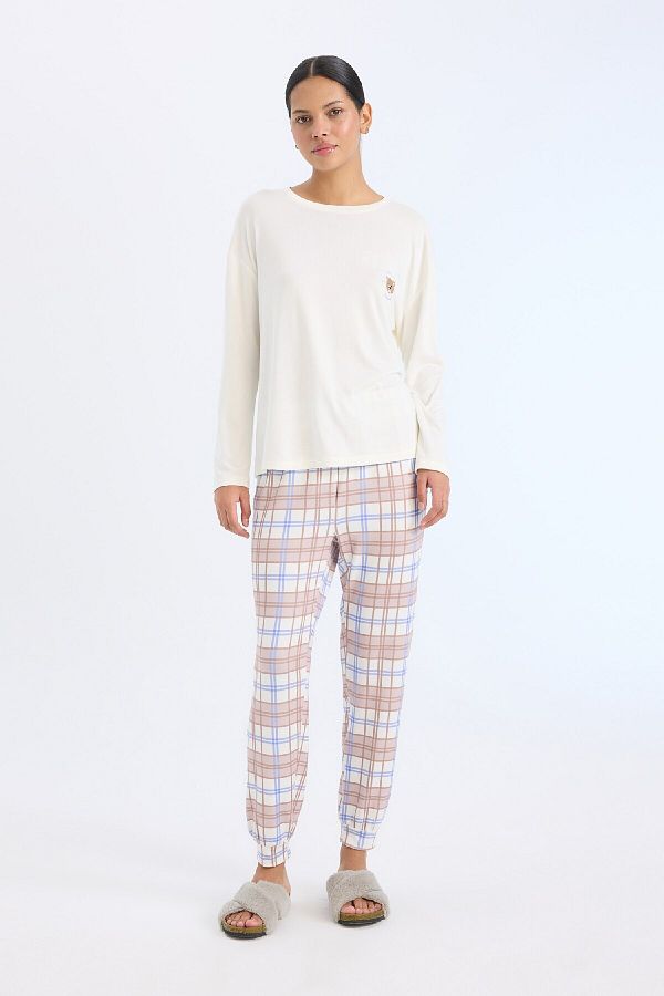 DeFacto-Pajama Set Regular Fit Long Sleeve Top Checked Long Bottom-Fall in Love D2263Ax24Wn 1