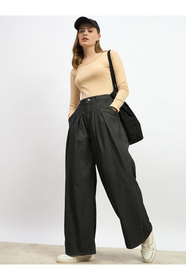 Styli-Mid Rise Wide Leg Pleated Jeans 1