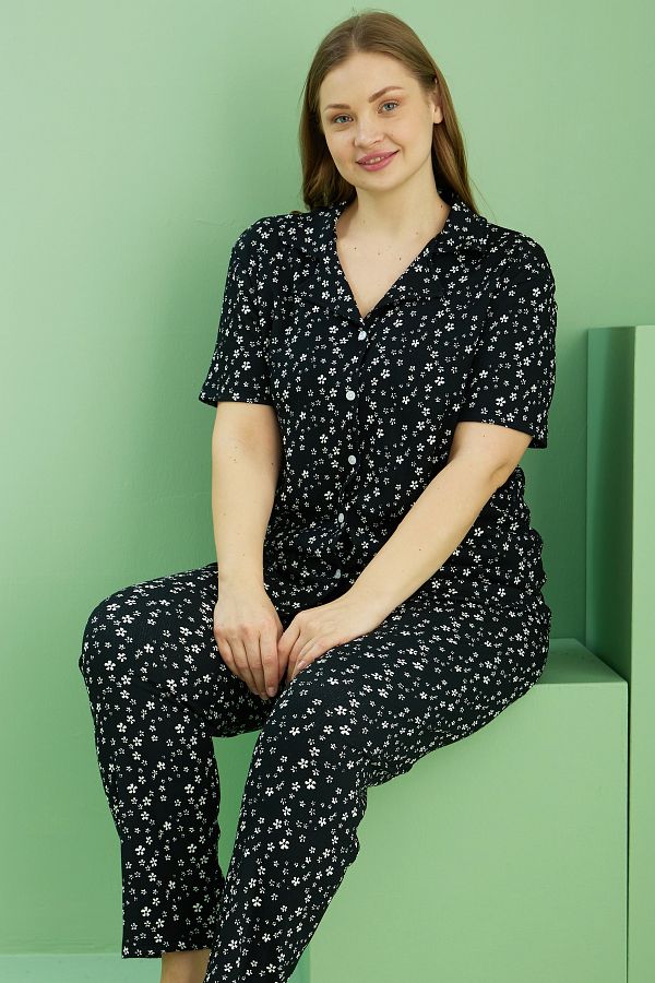 Siyah İnci-New Model White Patterned Bumuümük Crinkle Fabric Large Size Buttoned Pajama Set 1