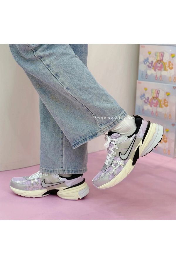 Nike-V2K Run Shoes - Gray / Liver / Does Not Show Its Flag 1