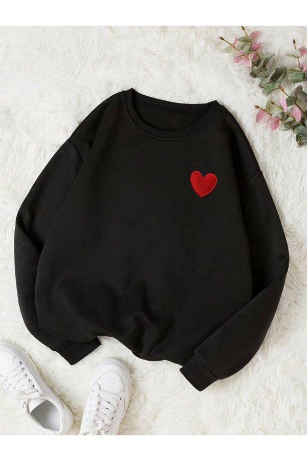 DUBU BUTİK-Červená mikina Minimal Heart - oversize oversize s černým potiskem a hustým zimním výstřihem 1