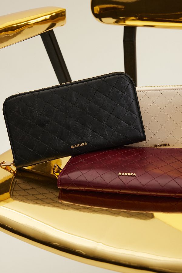 Manuka-Quilted Zippered Wide Wallet Black 1