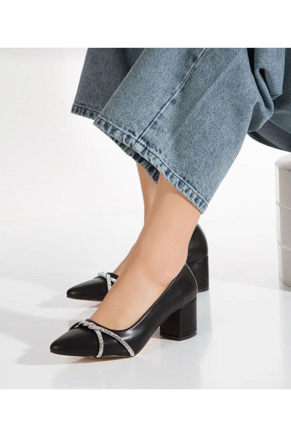 mustey-Double Stripe Stone Low Heel Shoes 1