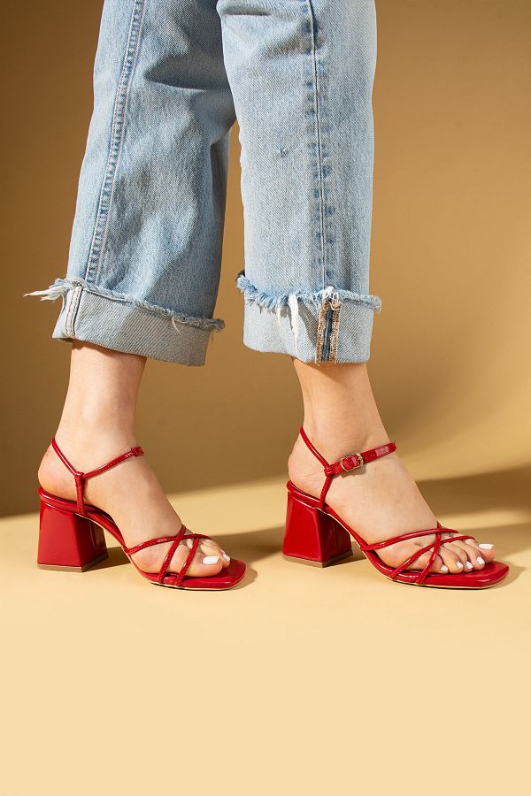 Pembe Potin-Women's Red Patent Leather Ankle Strap Thick Classic Heeled Sandals 1