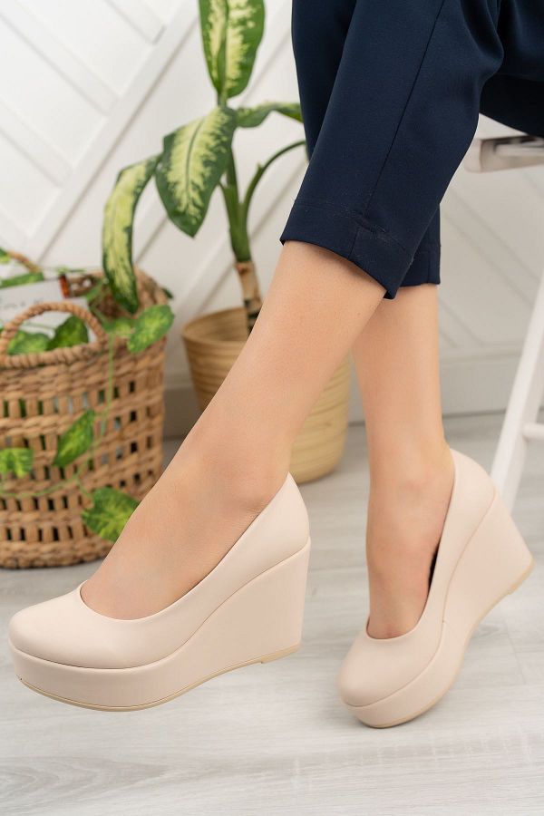 owwox club-Pantofi Romano din piele crem, tocuri cu pană de 9 cm (PRODUS DE MOLD ÎNGUST) 1