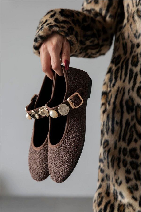wolk shoes-إكسسوار نسائي من الكتان باللون البني من Nuda 1