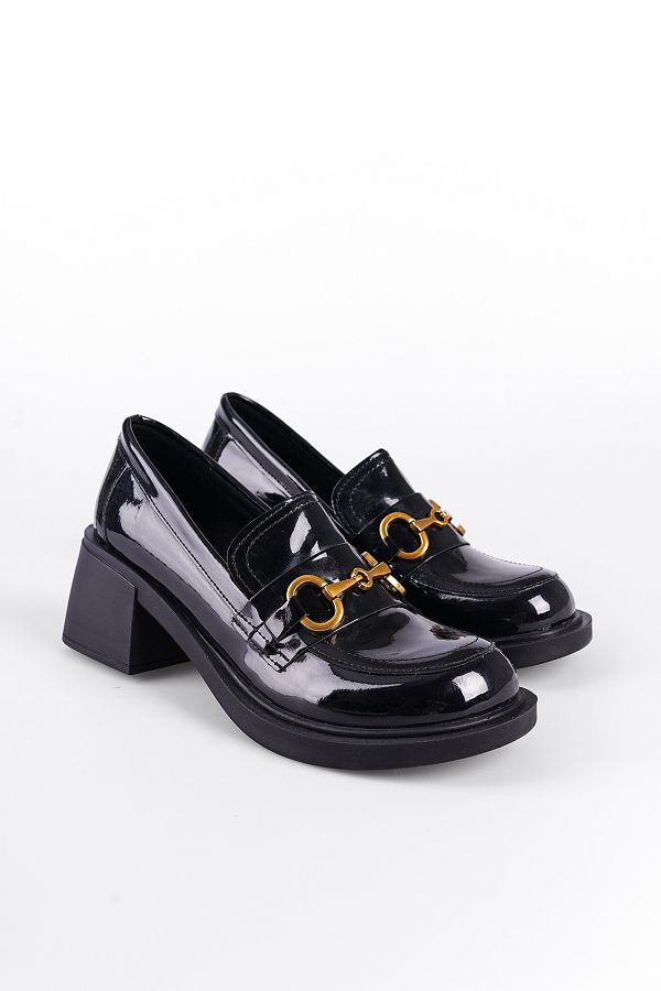 Capone Outfitters-Γυναικείο Loafer - Παπούτσια με μεταλλική πόρπη 1