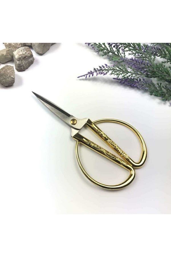 Aker Hediyelik-Gold Heart Patterned Wide Handle Scissors Imported Small Luxury Scissors Models Promise Engagement Ribbon Scissors – Mak 1