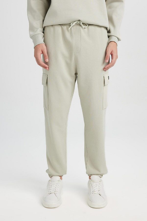DeFacto-Tepláky Regular Fit Jogger – kapsa na náklad a elastická noha D5252Ax25Sp 1