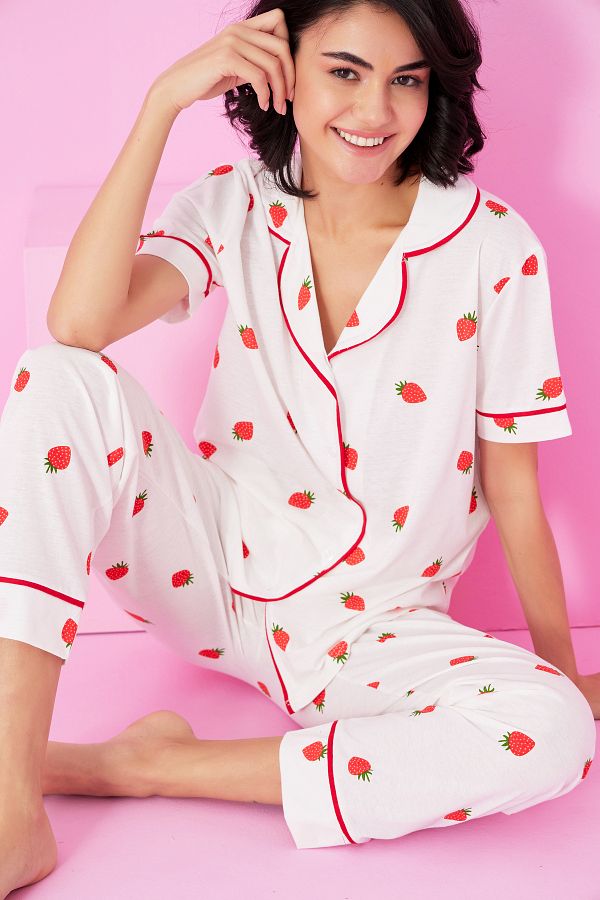 Siyah İnci-ecru strawberry print patterned short sleeve buttoned bias pajama set7854 1