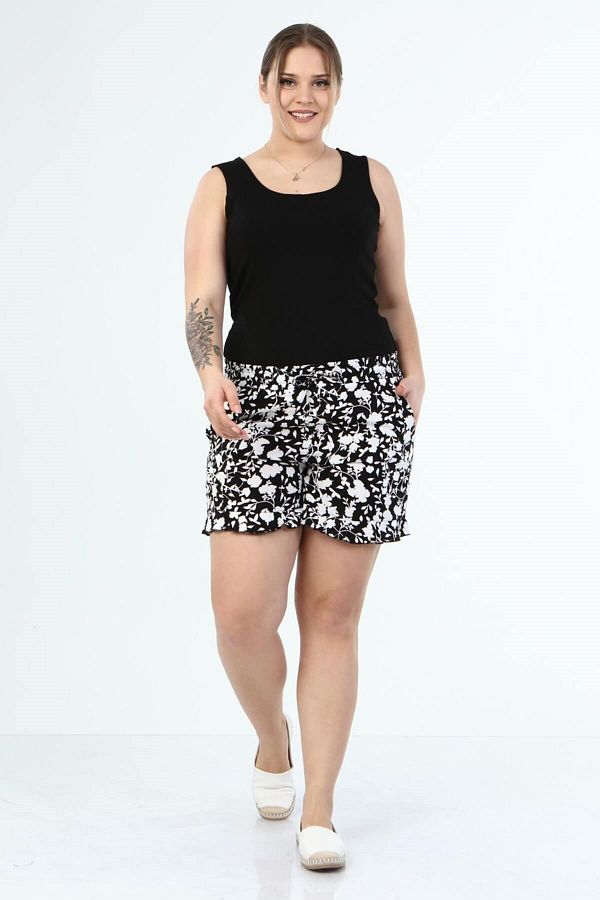 MYLİNE-Ruffled Shorts with Pocket Detail 1