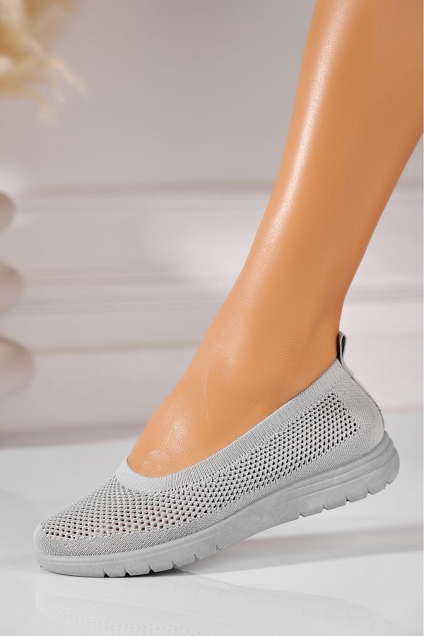 Joana-Women's casual shoes in grey fabric Darya 1