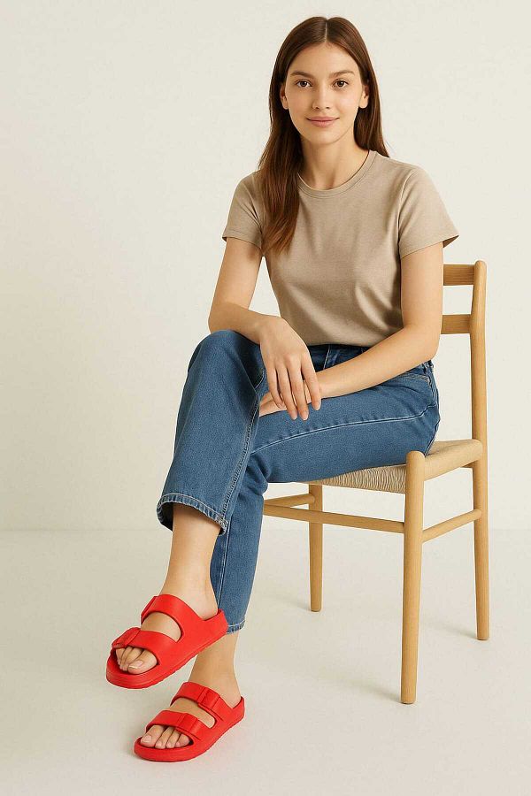 gigigiyim-Women's Red Two-Striped Slippers 1