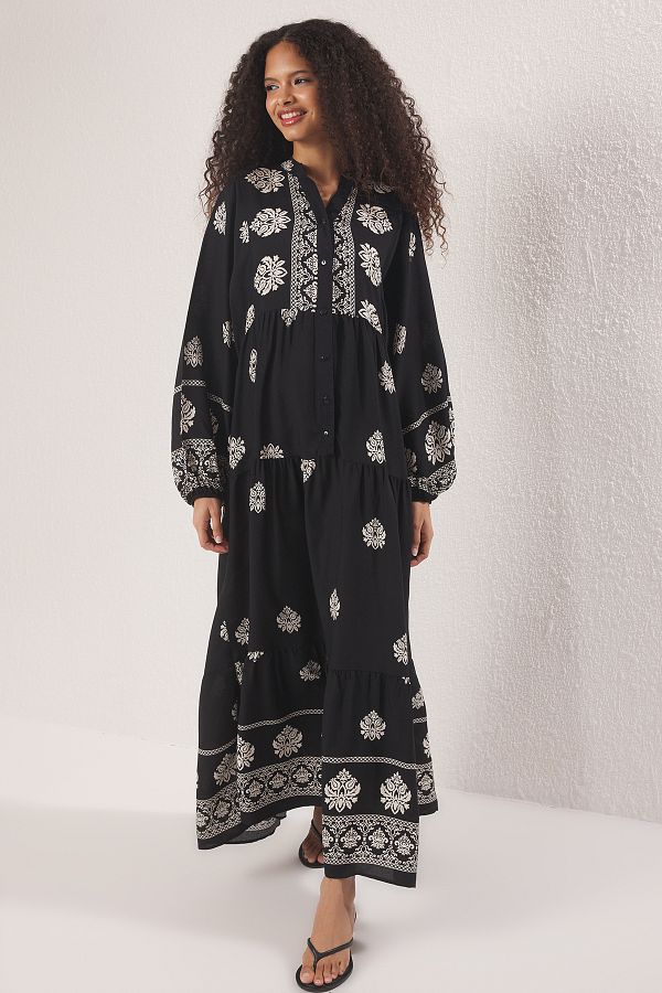 Trendyol Modest-Schwarz gemustertes Viskose-Webkleid TCTSS24EB00221 1