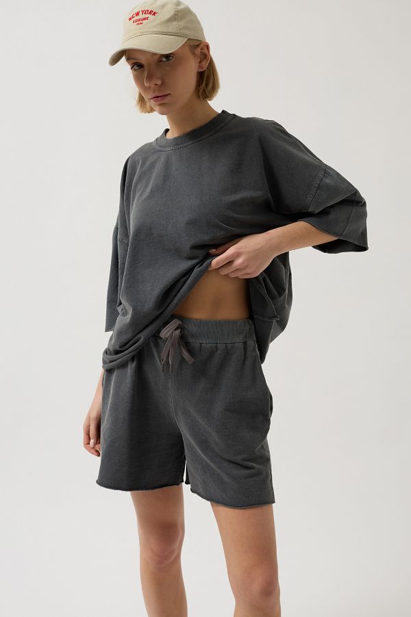 Black Fashion-Pantaloni scurți antracit cu detaliu de dantelă tăiată cu laser 1