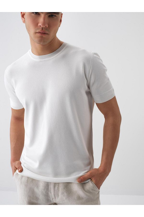 Xint-Men's White Regular Fit Sweater 1