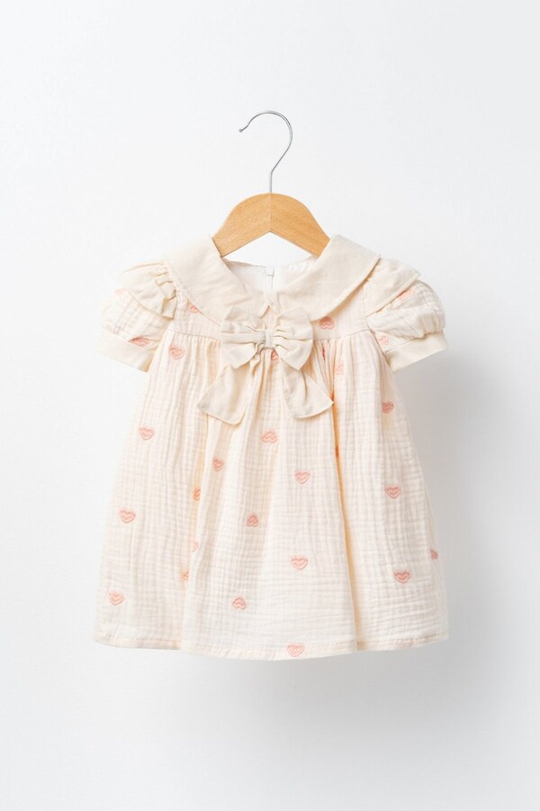 Banamio Marlow Kız Bebek Çocuk Fiyonk Detaylı Kalp Nakışlı Astarlı Müslin Elbise