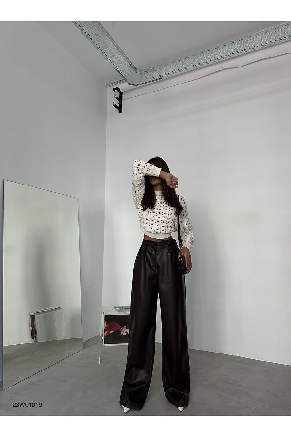 Black Fashion-بنطال جلدي بني بأرجل واسعة ومطويات 1