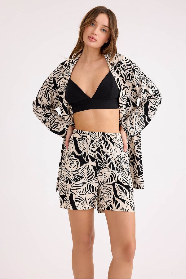 Vitrin-Flower Pattern Elastic Waist Shorts 1