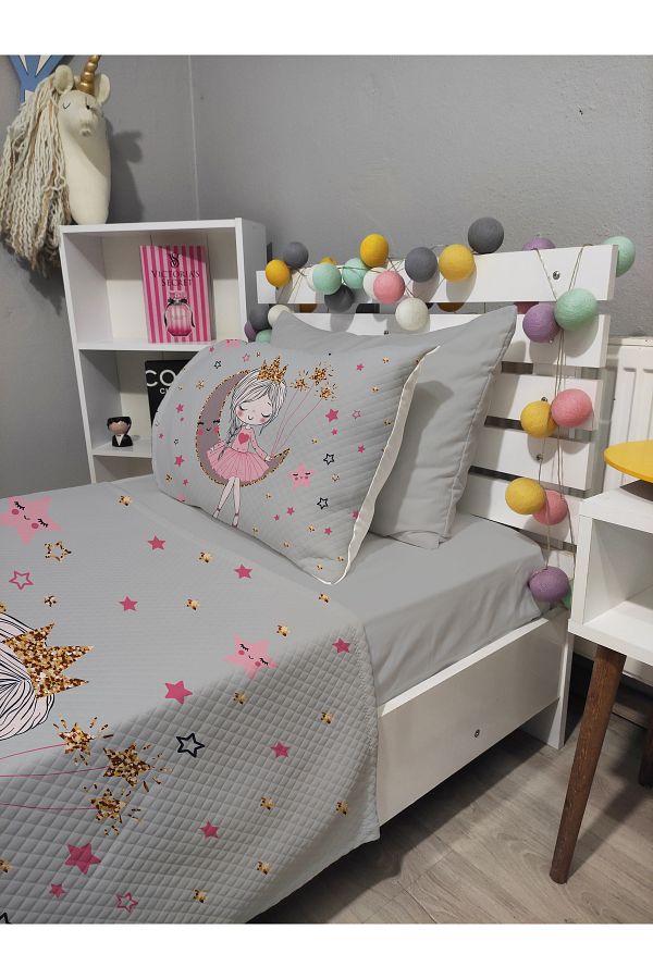 yok yok evim eve dair her şey-4 Piece Girl Sitting on the Moon Patterned Single Pi̇ke Bedspread Set with Elastic Sheets 1