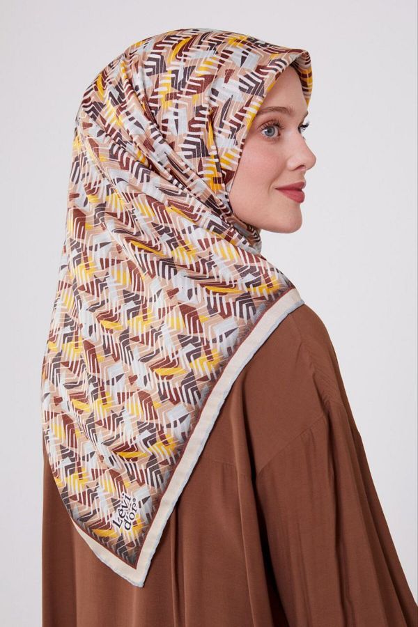 Levidor-Geometric Zigzag Pattern Sparkling Crystal Scarf 1