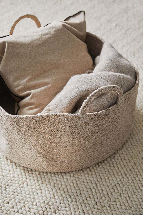 H&M-Extra-large low storage basket 1