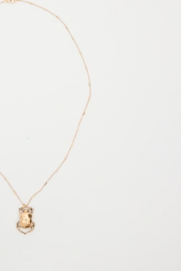 Manuka-Conch Bug Pendant Standard 1