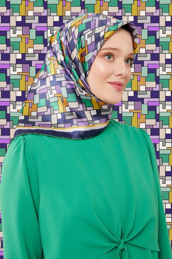 Levidor-Geometric Check Pattern Sparkling Crystal Scarf 1