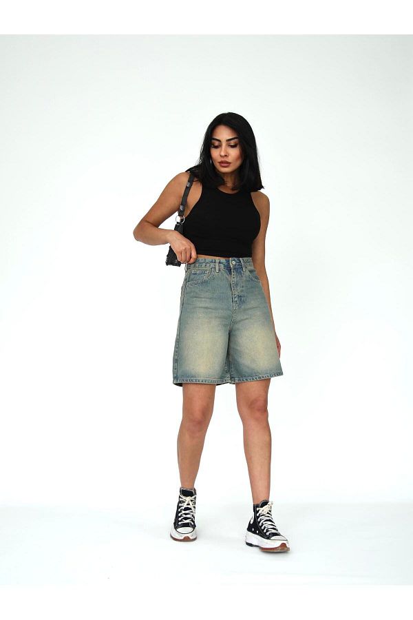 Zeo Basic-Pipe Leg Denim Shorts 1