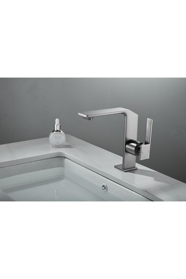 Smack-Distinct Minimal modern design washbasin faucet in matte gray brass Smack 1