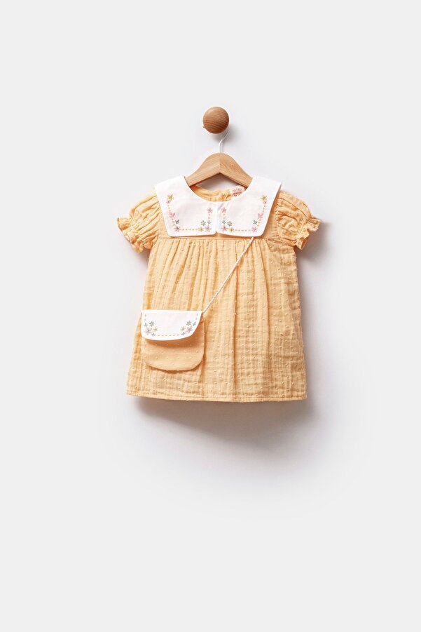 Minipodyum Kız Bebek Nakışlı Bebe Yaka Müslin %100 Pamuk Çantalı Bayramlık Elbise