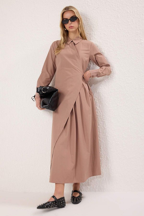 Trendyol Modest-Верблюжа двобортна плісирована сукня з бавовняного тканого полотна TCTSS25EB00065 1