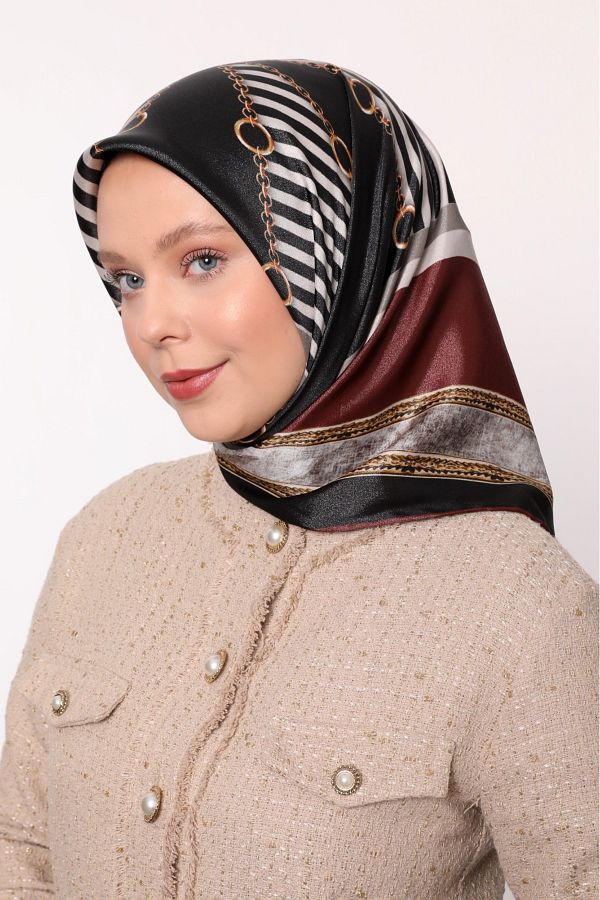 Levidor-Geometric Chain Pattern Sparkling Crystal Scarf 1
