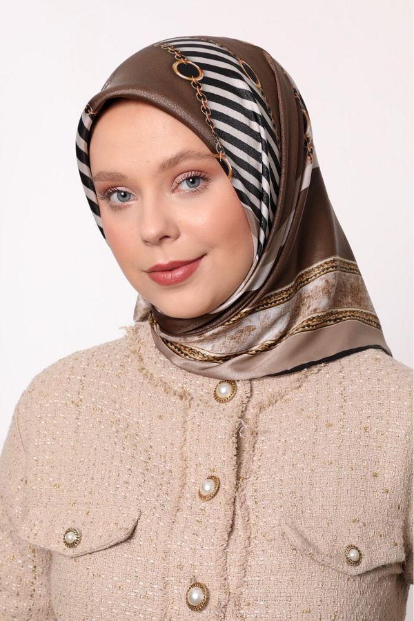 Levidor-Geometric Chain Pattern Sparkling Crystal Scarf 1