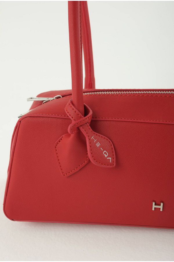 HEQA-Angular Long Bag Red 1