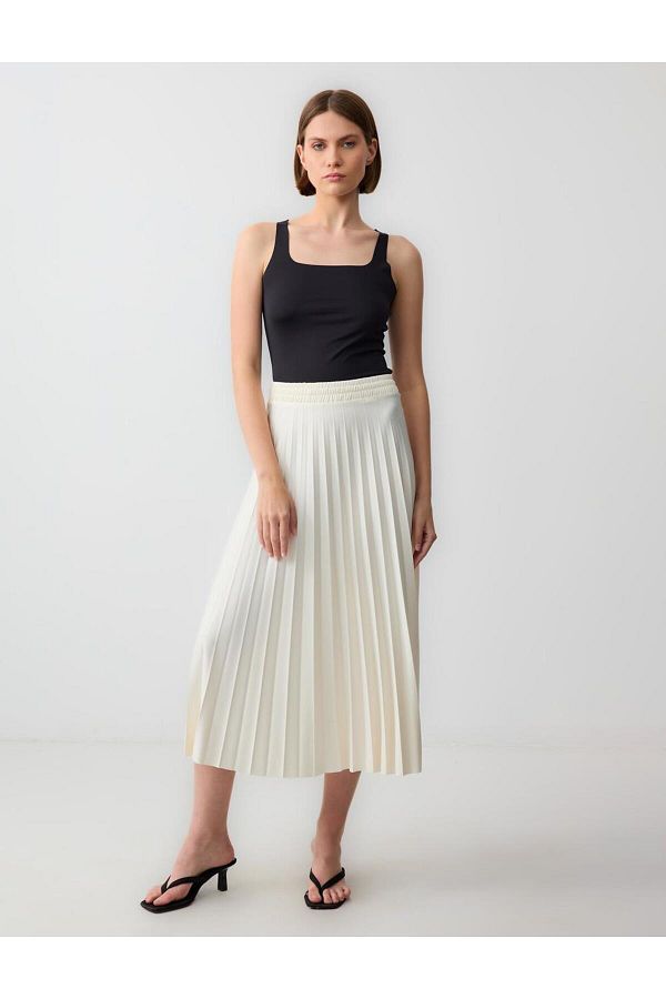 Jimmy Key-Ecru Regular Waist Elastic Waist Pleated Knitted Midi Skirt 1