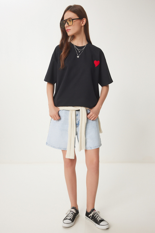Happiness İstanbul-Women's Black Heart Embroidered Knitted T-Shirt Zv00299 1