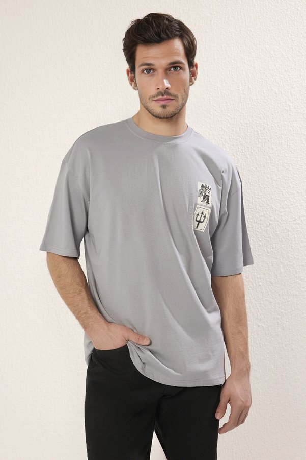 Trendyol Collection Gray Oversize/Wide Cut Artistic Printed 100% Short Sleeve T-Shirt Tmnss21Ts3559