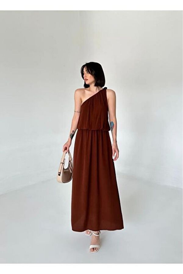 soBasic-Rochie cu un singur mânecă cu talie elastică și detaliu accesoriu broșă de umăr 1