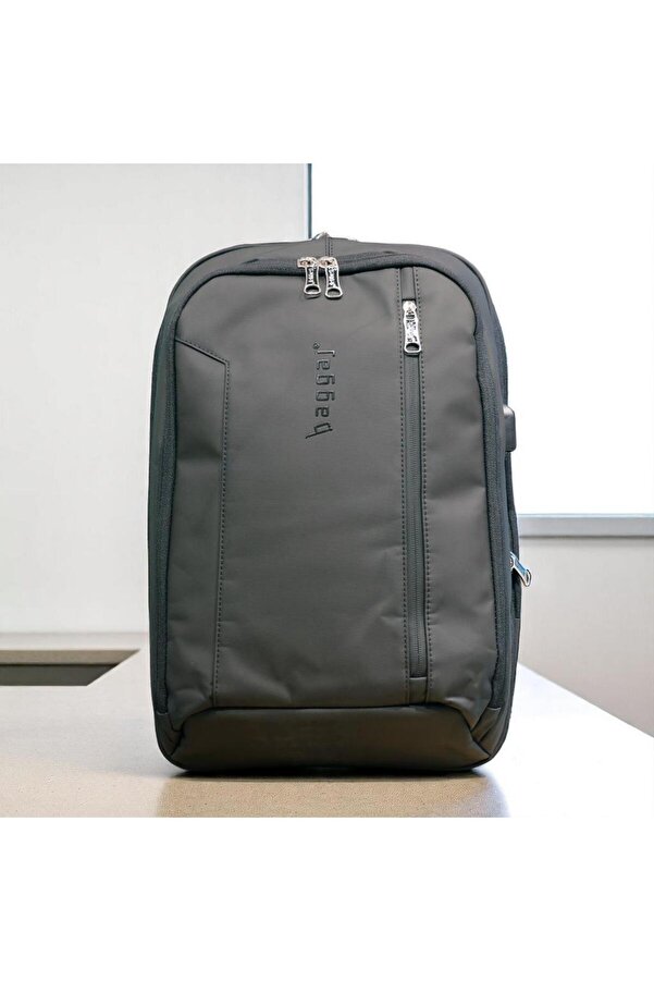 Baggaj Slim Design Backpack with Laptop Compartment and Bellows
