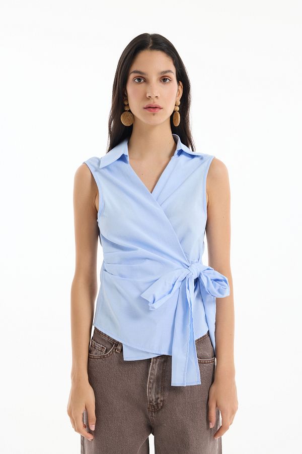 Quzu-Blouse with Lace-Up Front 1