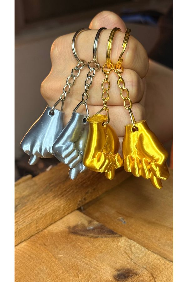 Chamelon Studio-Nah Pointed Keychain Model Set of 4 Metallic |   Nah Keychain |   Funny Hand Sign 1
