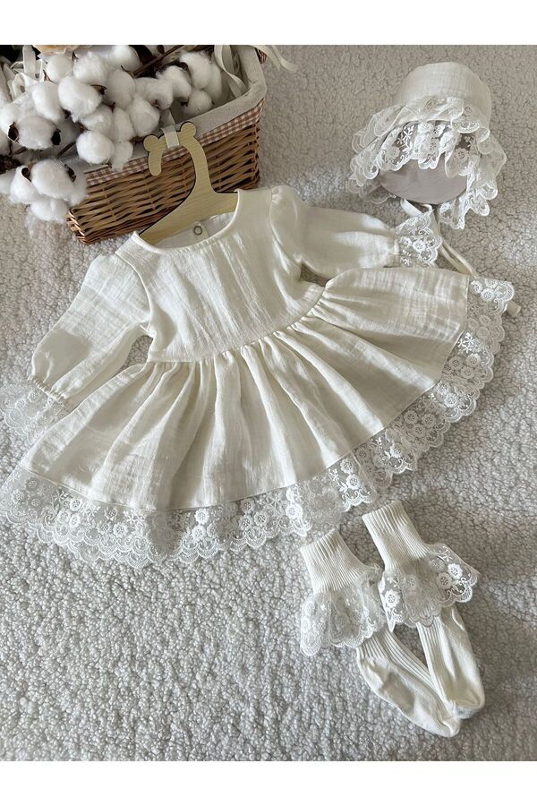 BİYA BABY ORGANİK MÜSLİN KUMAŞLI DANTEL DETAYLI EKRU BEBEK MEVLİT ELBİSE SETİ