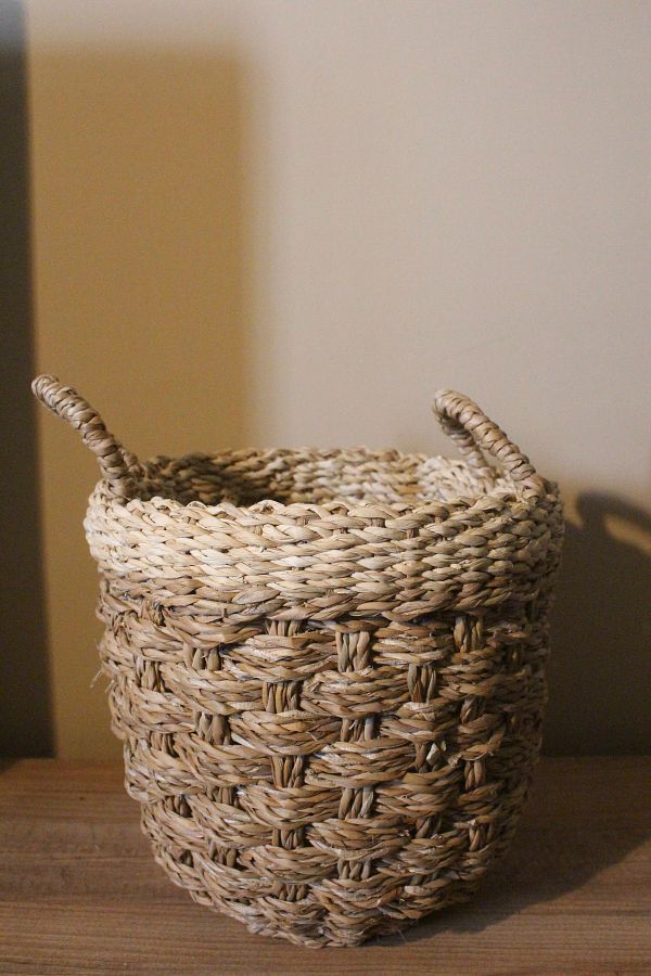 Paganca-Medium Size Handle Thick Knitted Straw Basket with Cream Stripe on the Top 1