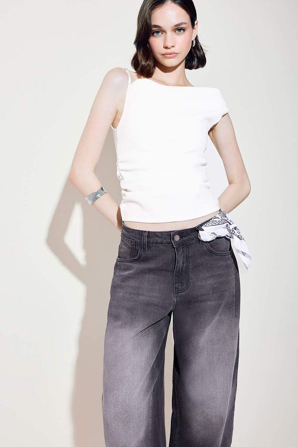 DeFacto-Asymmetrical Basic Plain One Shoulder Crepe Blouse F6274Ax25Sm 1
