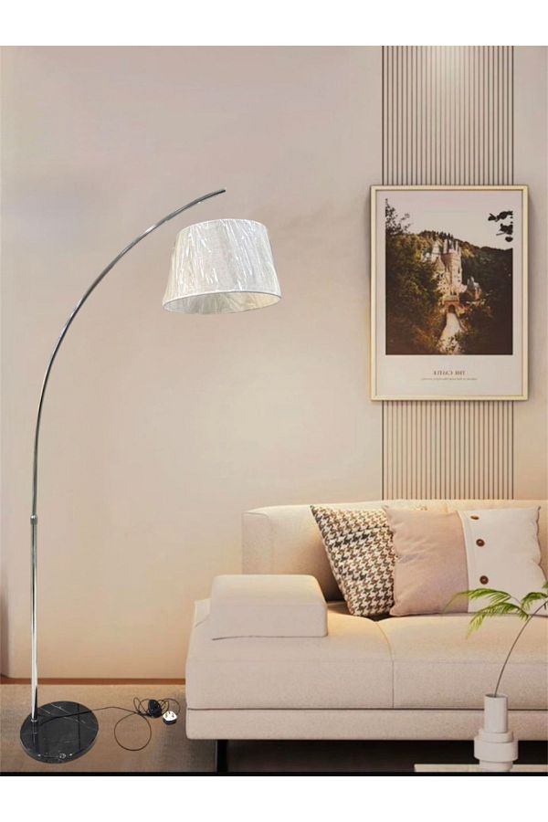 DEC14-Floor lamp with an elegant and modern design 1