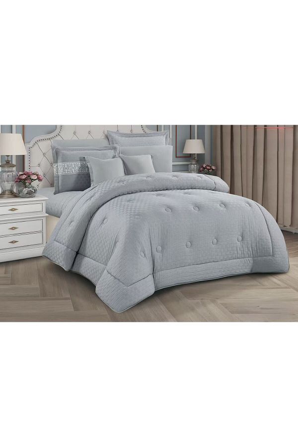 Moon-Luxury 6-piece royal double bed sheet with a pattern to add beauty and elegance to your room. Quilt size 250x230 cm. 1