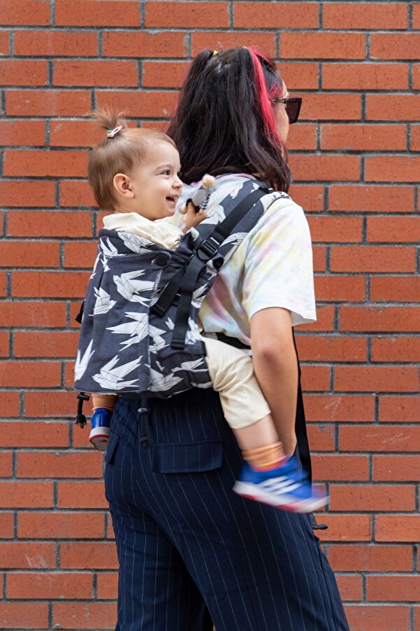 Huggyberry Huggy Plus Toddler Size Carrier - Dock Yin Yang