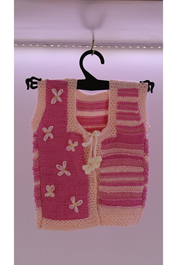 Mersin Alzheimer Derneği Pembe Tonlarında Çiçek Desenli Kız Çocuk 3-6 ay El Örgüsü Yelek 32*26 cm