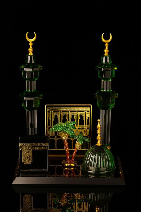 Generic-Model of the Kaaba with the Dome of the Rawdah and the palm trees 1